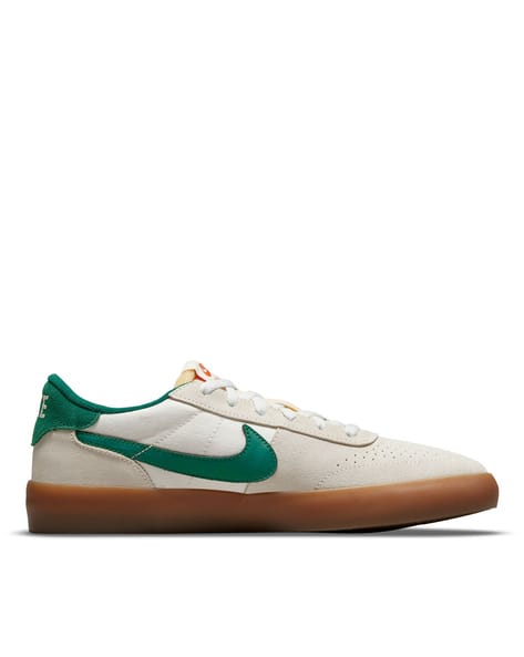 -473Wx593H-469807903-white-MODEL NIKE HERITAGE GREEN - Image 1